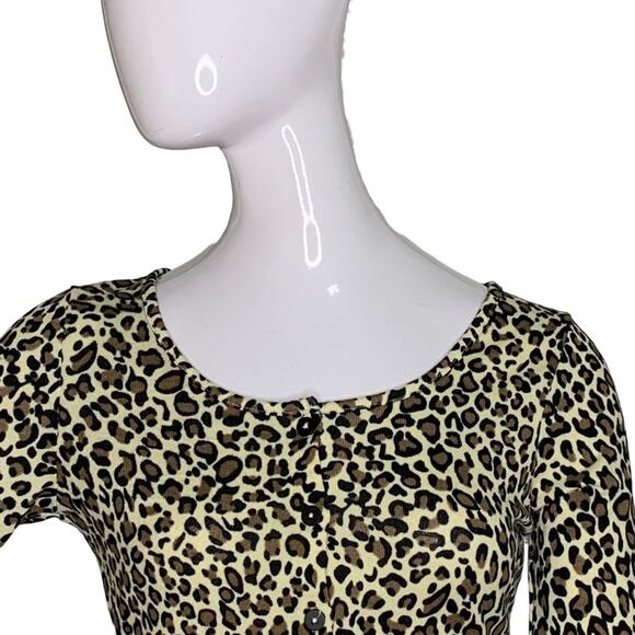 SHEIN NWOT Crop Top Animal Print Long Sleeve Button Down Size S - Picture 3 of 9